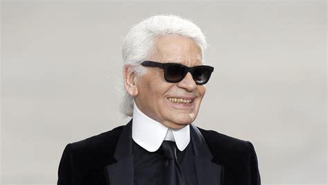 couturier de la maison chanel prenomme karl|LA HAUTE COUTURE PAR KARL LAGERFELD .